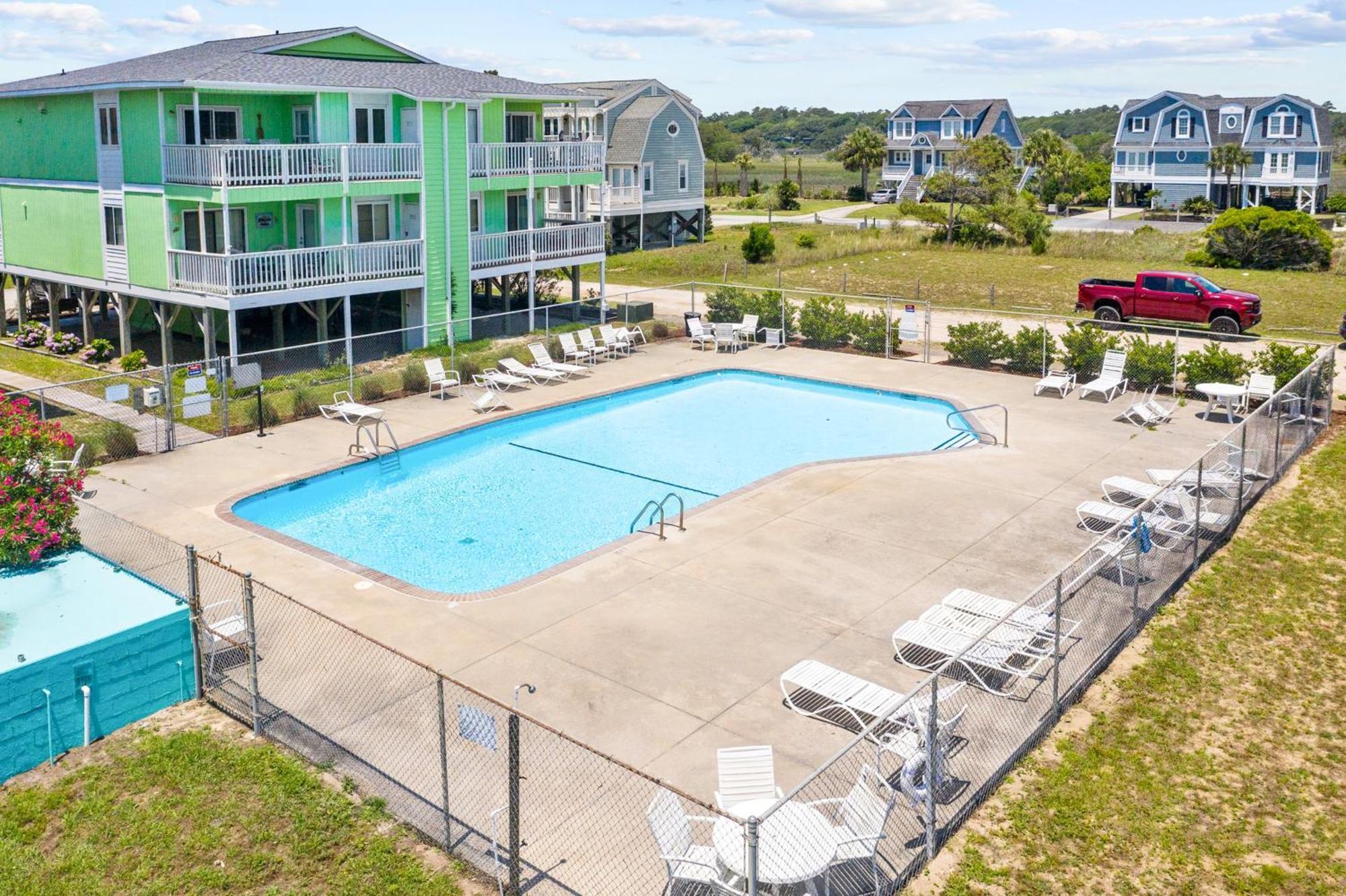 Captain'S Villa Holden Beach Room photo